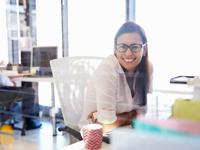 /17819emprego1401_mulher-sorrindo-negocio.jpg